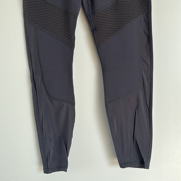 New Unworn with Tags - Fabletics Demi Lovato Roxanne High-Waisted 7/8 Capri - Picture 3 of 6